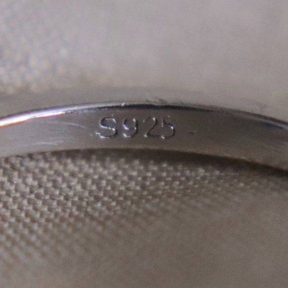 Sterling Silver Blue Cubic Zirconia Halo Style Ring - Size 6 - Picture 10 of 10